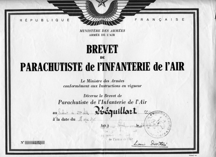 " Brevet de Parachutiste de l'Infanterie de l' Air n° 42 52 obtenu à AVORD le 18 05 1945 "  